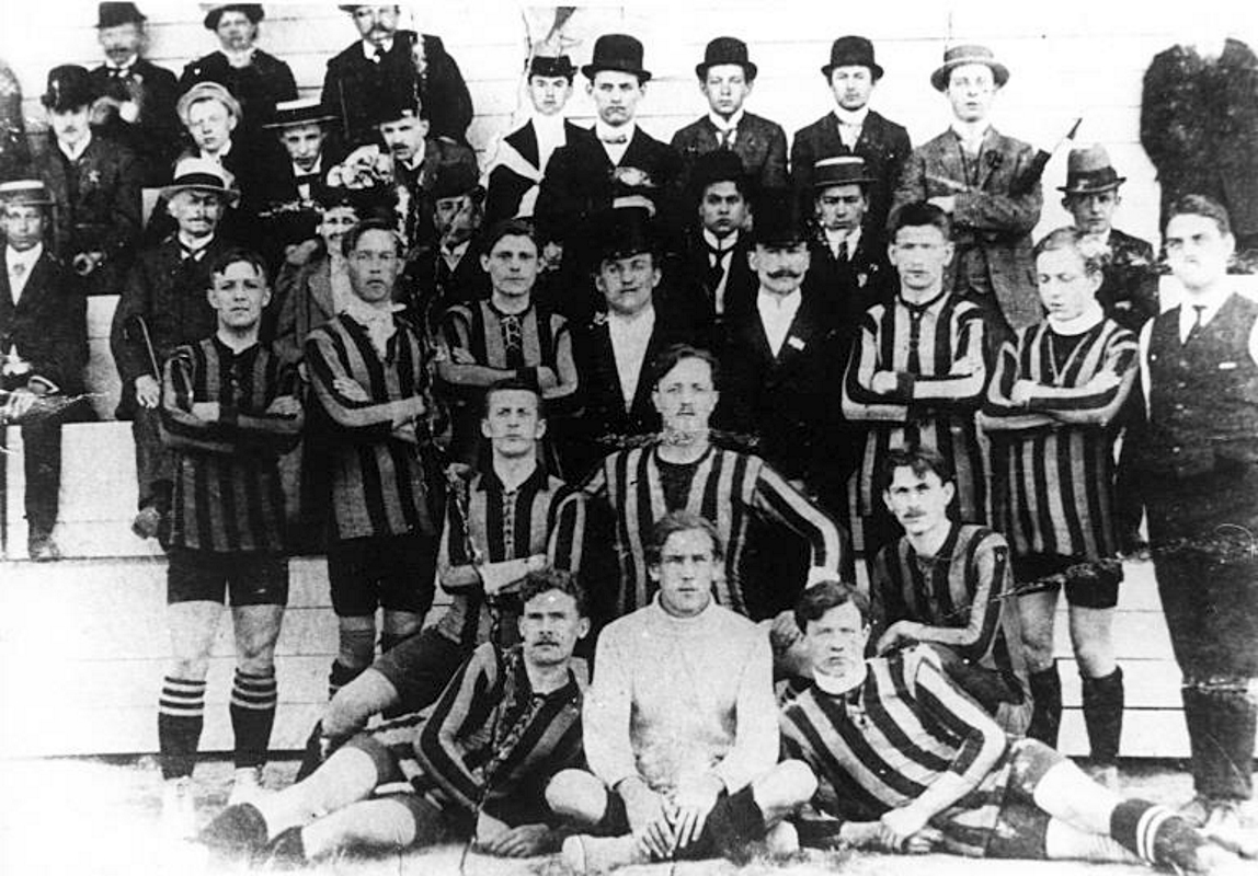 Mannschaft 1911.jpg
